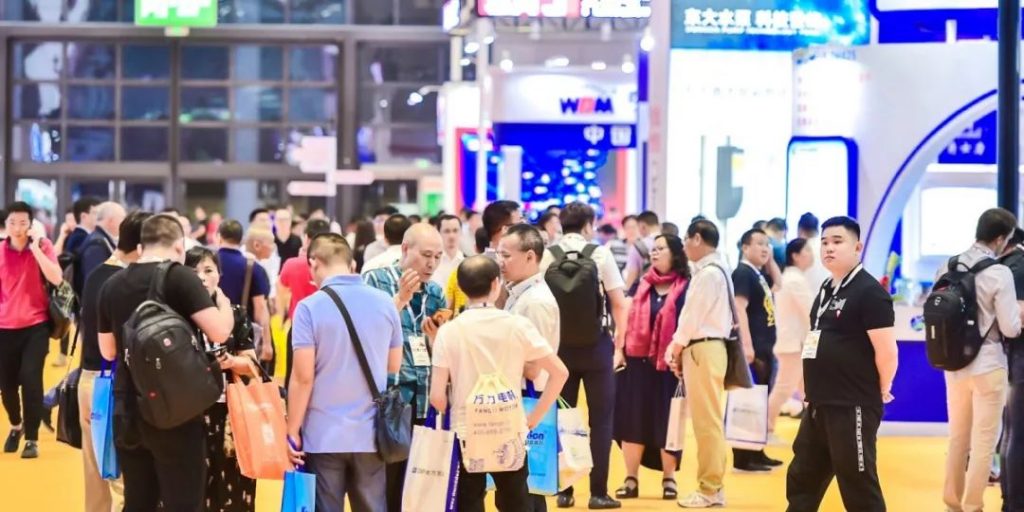 總理帶頭喝“下水道水”，新加坡為何被逼至如此？-